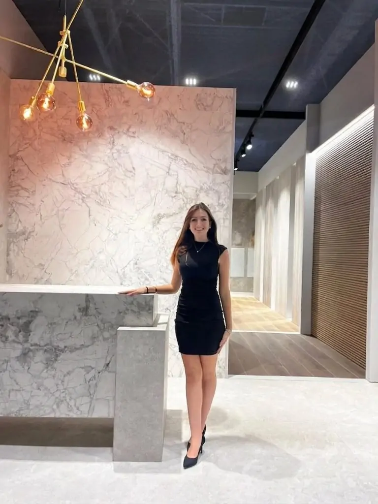 Hostess Cersaie Bologna 2026