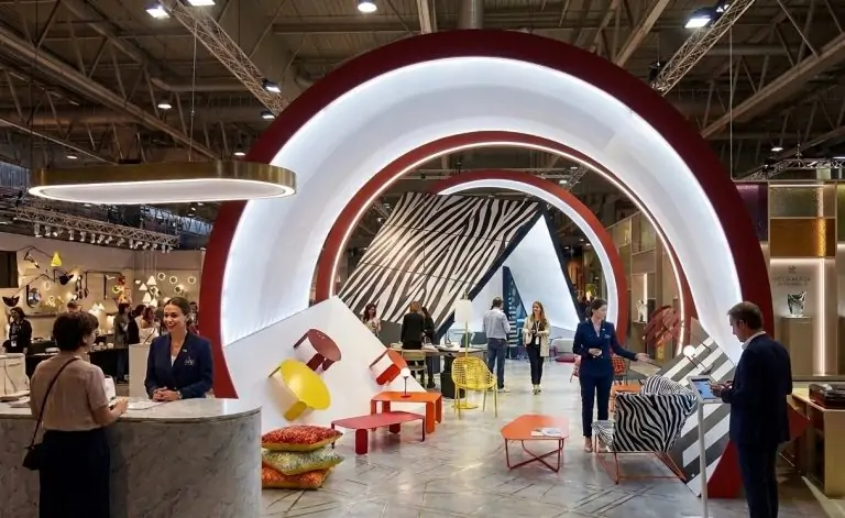 azafata-paris-design-week